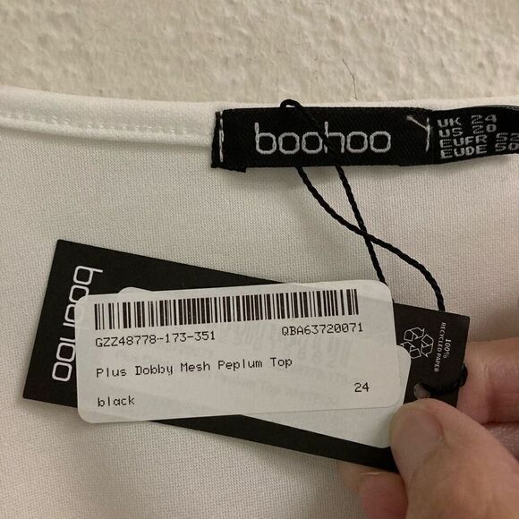 Boohoo Dobby Polkadot White Mesh Peplum plus size top 20 NEW - Picture 8 of 9